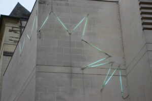 MORELLET François, Pi piquant de façade, 1=12°, dit Pi 12, 2006.