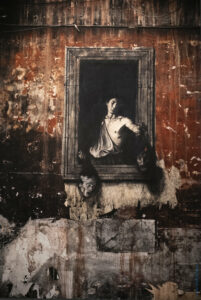 PIGNON-ERNEST Ernest, David et Goliath (d’après Caravage) avec les têtes tranchées de Caravage et de Pasolini, Naples, vico Seminario dei Nobili, 1990